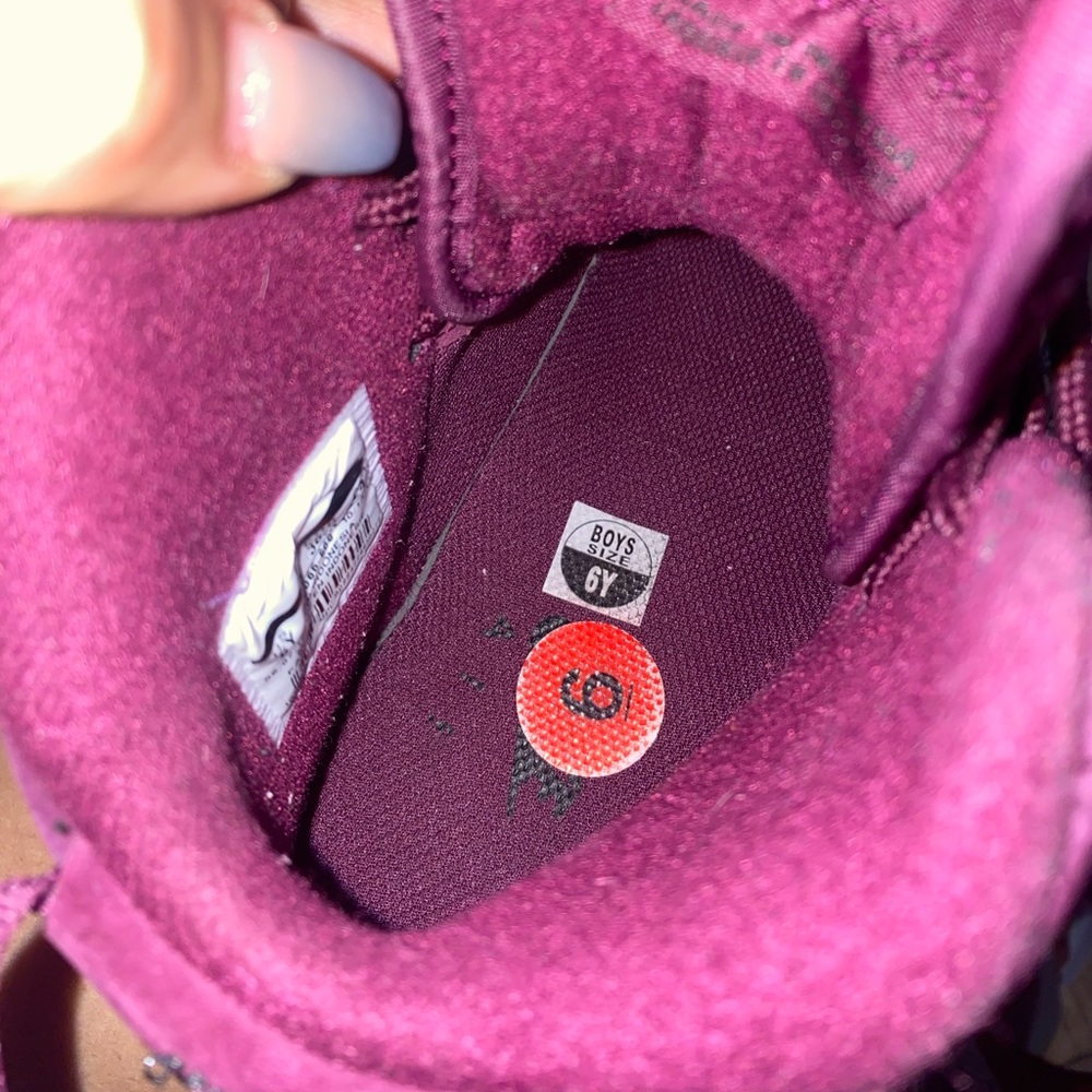 Nikes - Picture 3 of 3